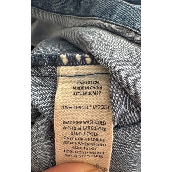 Soft Surroundings Ruffle Collar Chambray Blouse Size XL Button Down Top - Picture 5 of 6